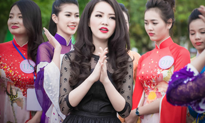Á hậu Thụy Vân xinh đẹp làm giám khảo Hoa khôi Hạ Long