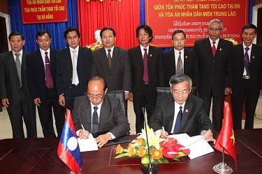 Đoàn đại biểu TAND miền Trung nước CHDCND Lào thăm và làm việc với Tòa phúc thẩm TANDTC tại Đà Nẵng