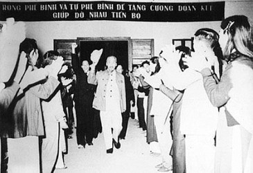 Bác Hồ và ngôi trường mang tên Đại học Nhân dân