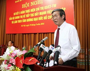 Sơ kết 3 năm thực hiện việc học tập và làm theo tấm gương đạo đức Hồ Chí Minh: Cần nhân rộng những điển hình tiên tiến, tạo sự lan tỏa trong xã hội