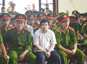 Xét xử vụ án ma túy lớn nhất Tây Bắc: Trùm ma túy Tráng A Chư cùng nhiều bị cáo nhận tội