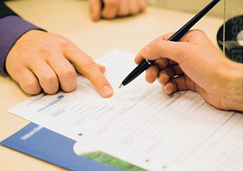 Các vi phạm khi ký kết - thực hiện hợp đồng bảo đảm và sai sót trong quá trình xét xử (kỳ 4)