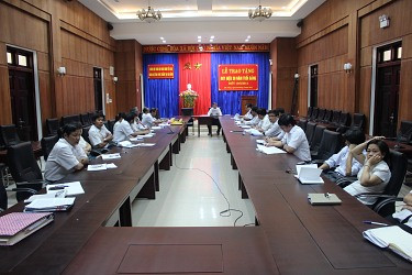 Đảng bộ Tòa Phúc thẩm TANDTC tại Đà Nẵng tổ chức lễ trao tặng huy hiệu 30 năm tuổi Đảng