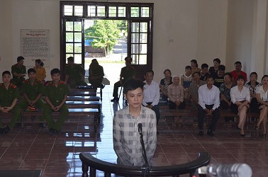 Cán bộ tín dụng tham ô gần 5 tỷ đồng để đánh lô đề