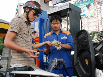 Xăng, dầu đồng loạt tăng giá từ 20 giờ