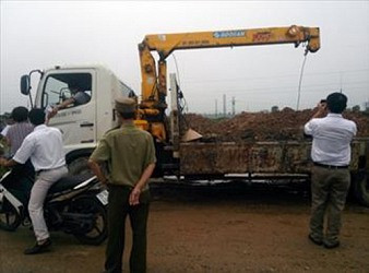 Hà Nội: Cần xử lý nghiêm xe cẩu vi phạm hành lang lưới điện