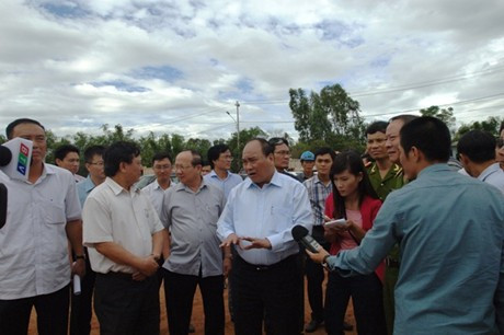 Phó Thủ tướng Nguyễn Xuân Phúc đôn đốc công tác GPMB dự án mở rộng Quốc lộ 1A
