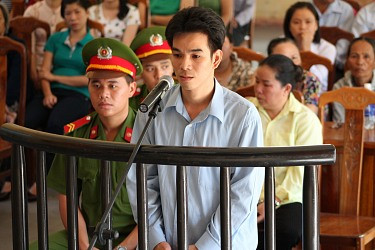 15 năm tù cho đối tượng “cướp giật tài sản” và “giữ người trái pháp luật”