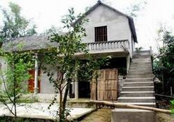 Hỗ trợ hộ nghèo miền Trung xây nhà tránh bão