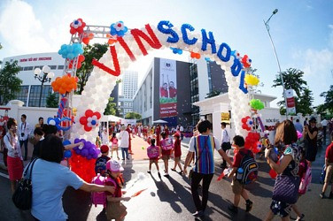 Nô nức lễ khai giảng đầu tiên tại Trường Phổ thông Liên cấp Vinschool