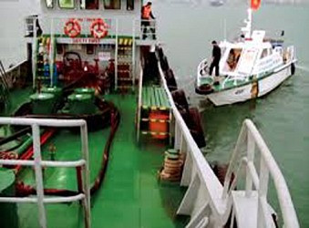 Thu giữ khẩu súng thần công và hơn 3.000 lít dầu DO không rõ nguồn gốc