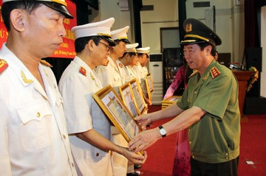 Công an Hà Nội phát động phong trào thi đua đặc biệt