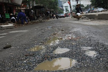 Đường phố hóa “đường làng” nơi thủ đô