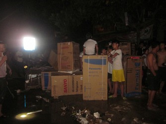 Bà hỏa thiêu trụi cả kho hàng chứa đồ điện tử