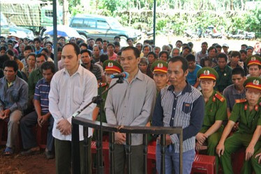 Phá hoại đại đoàn kết - thân tù tội, gia đình ly tán