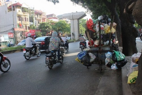 Hà Nội: Nhếch nhác trên đường Nguyễn Trãi