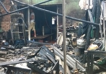 Bình ga nổ như bom, quán ăn bị san phẳng