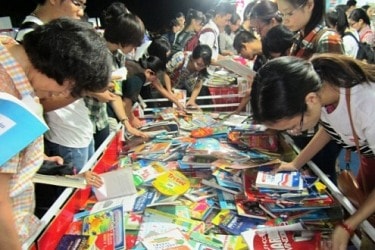 Hội sách Hà Nội 2014 tấp nập trước ngày bế mạc