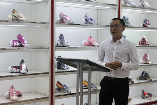 Thương hiệu giày Việt tự tin đánh bật hàng Trung Quốc