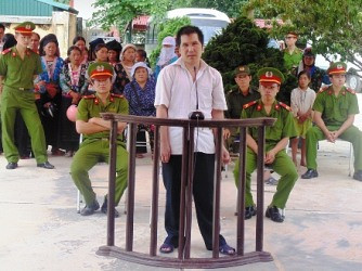 “Cơn bão trắng” và “khoảng lặng” phía sau bản án (kỳ 1)