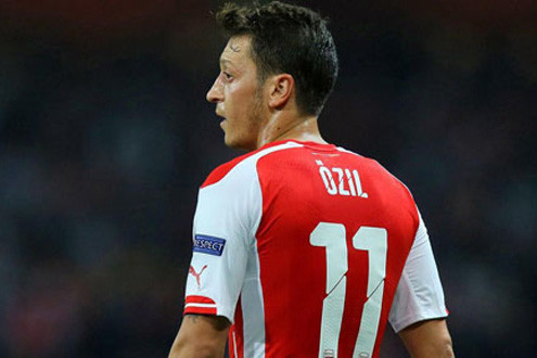 Mesut Özil nghỉ thi đấu ba tháng vì chấn thương