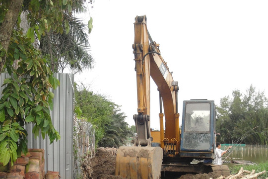 Vụ xây dựng lấn chiếm đất công tại quận 7, TP.HCM: UBND quận đã xử lý nghiêm và kịp thời mở đường dân sinh