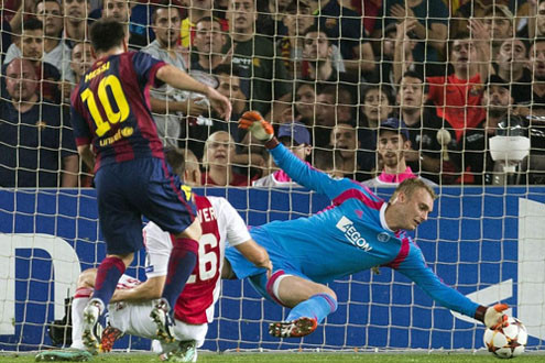 Bảng F Champion League: Barca đè bẹp Ajax 4 - 1; PSG vững ngôi đầu.