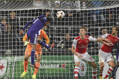 Anderlecht – Arsenal 1-2: Thoát chết ở phút 91