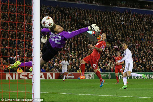 Liverpool thảm bại trước Real ngay trên sân nhà