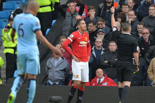 HLV Louis van Gaal : “Thẻ vàng thứ hai là thẻ vàng ngu ngốc”
