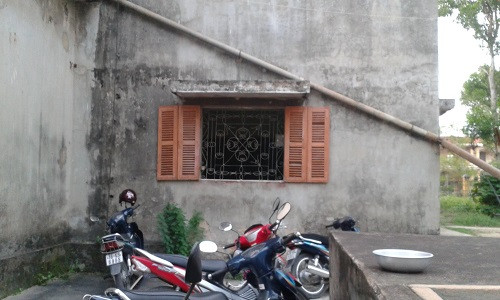 Hải Phòng: Bị bắt, kẻ trộm dùng thắt lưng treo cổ tự vẫn tại ủy ban xã