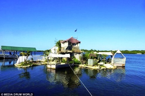 Đảo nhân tạo bằng… vỏ chai tái chế