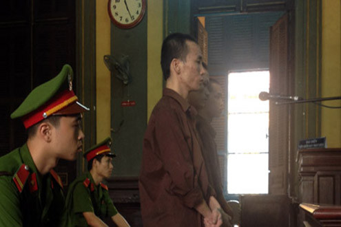 Côn đồ đâm chết người chỉ vì nhìn... "ngứa mắt"