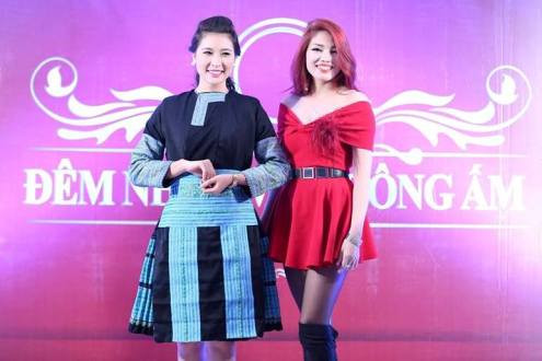 Dàn người đẹp mang ‘mùa đông ấm’ đến trẻ em vùng cao