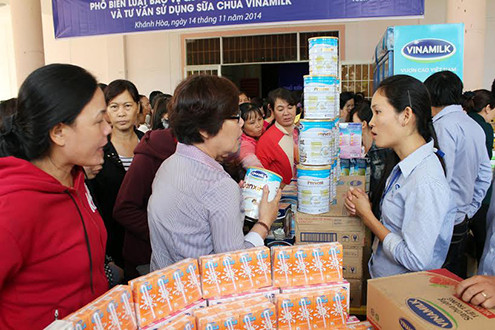 Vinamilk hỗ trợ phổ biến Luật bảo vệ quyền lợi người tiêu dùng