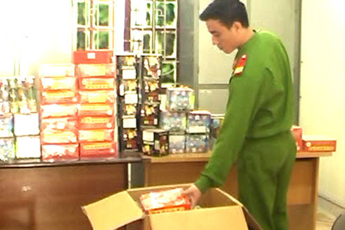 Phát hiện và bắt giữ 100kg pháo nổ trong nhà nghỉ
