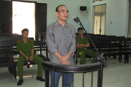 Con nghiện mua ma túy về cho… tôm ăn