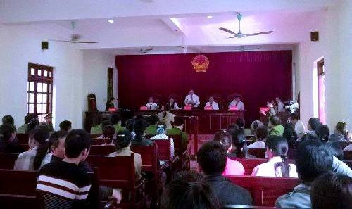 Đẫm nước mắt phiên tòa xét xử người mẹ giết con