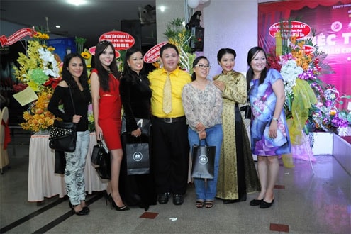 Dàn sao Việt tưng bừng đến chúc mừng Minh Béo