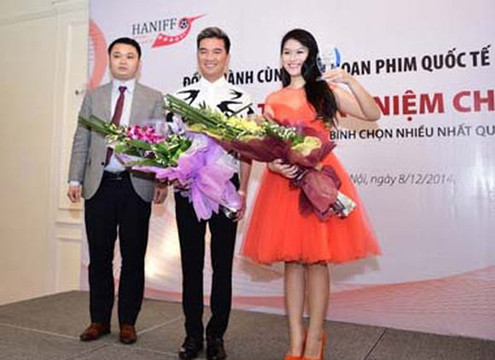 'Hiệp sĩ mù' nhận giải phim được khán giả yêu thích nhất