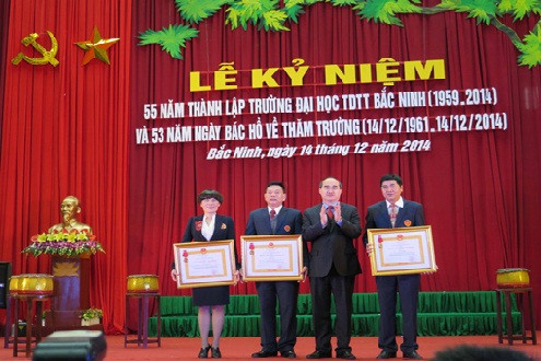 Đồng chí Nguyễn Thiện Nhân dự lễ kỷ niệm 55 năm thành lập Trường Đại học Thể dục thể thao Bắc Ninh