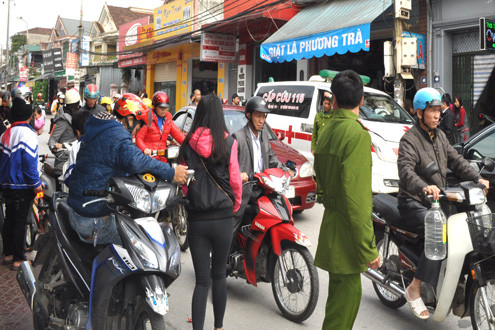 Người phụ nữ tử vong vì mắc kẹt vào thang máy tự chế