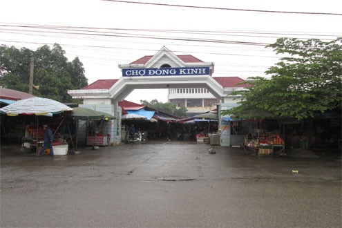 Đìu hiu ế ẩm chợ Đông Kinh