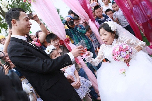Người vợ trong đám cưới cổ tích đã qua đời