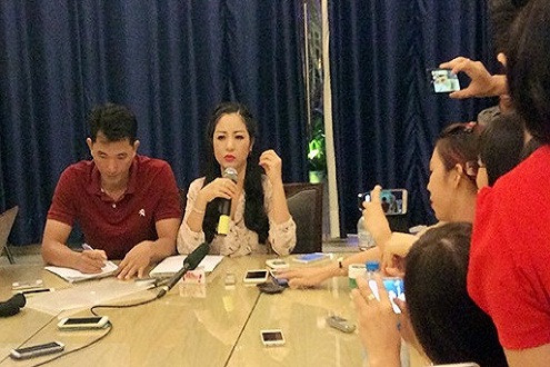 Nữ danh hài Thúy Nga về nước tố cáo "chồng hờ"