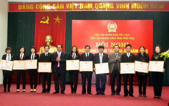 TAND hai cấp tỉnh Phú Thọ: Tiếp tục đẩy mạnh phong trào thi đua, xây dựng Tòa án trong sạch, vững mạnh