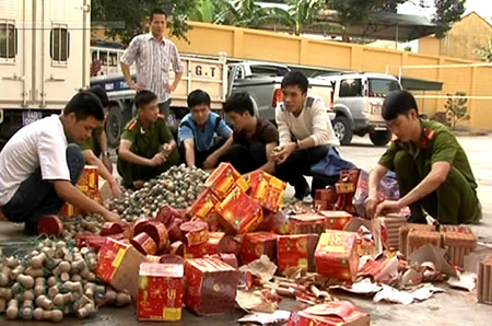 Xử lý kịp thời các hành vi tiêu cực, tiếp tay cho buôn lậu