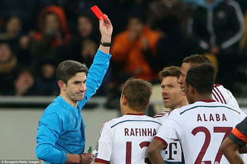 Shakhtar Donetsk - Bayern Munich: Cầm chân nhau bằng lối đá thô bạo