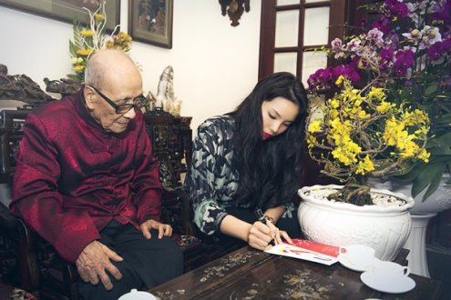Nụ hôn ông - cháu của GS. Vũ Khiêu: “Tấn công một cụ già trăm tuổi là ác tâm vô cùng”