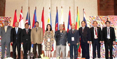 Chánh án TANDTC Trương Hòa Bình tham dự Hội nghị Chánh án các nước ASEAN lần thứ ba